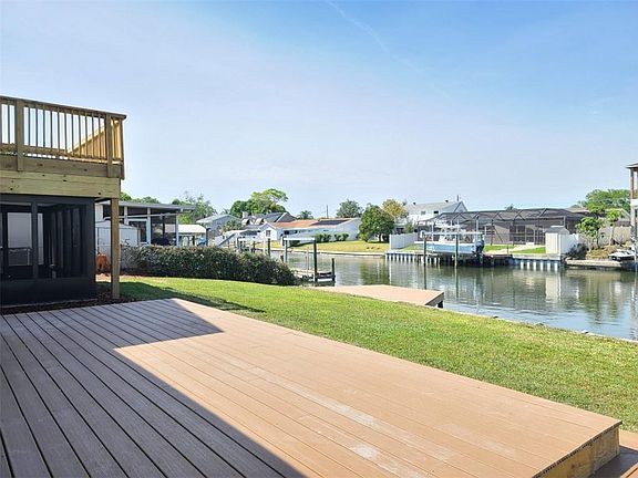 3rd image of 4660 Bay Crest Dr