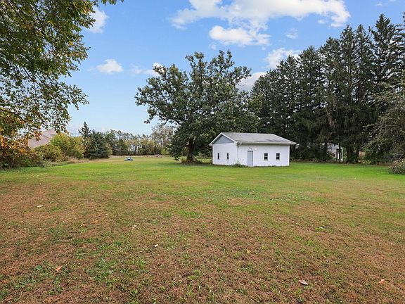 5th image of 14759 Lake Dr NE