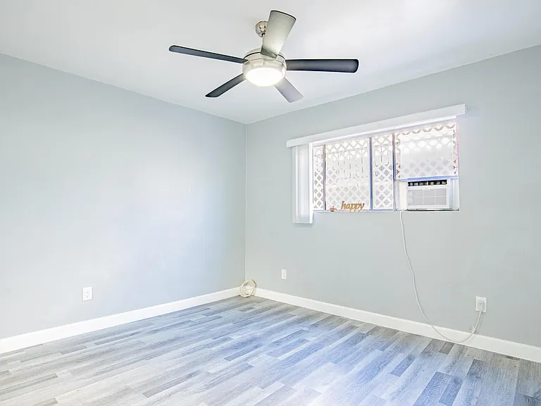 14833 Magnolia Blvd #1 — Photo 7