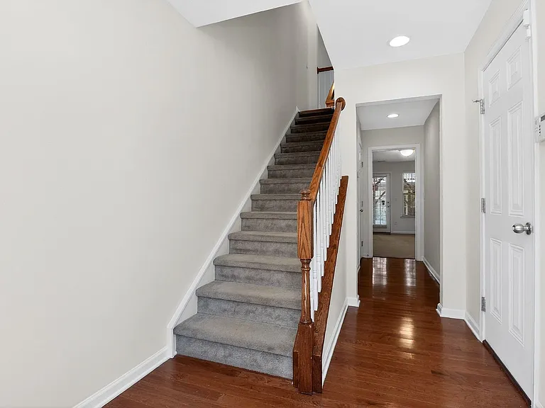 7749 Jackson Pond Dr — Photo 4