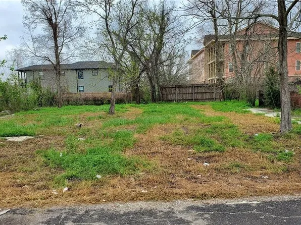 5709 & 5713 N Villere St, New Orleans, LA 70117