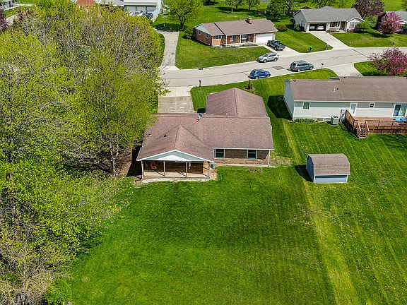 4th image of 213 Maple Dr