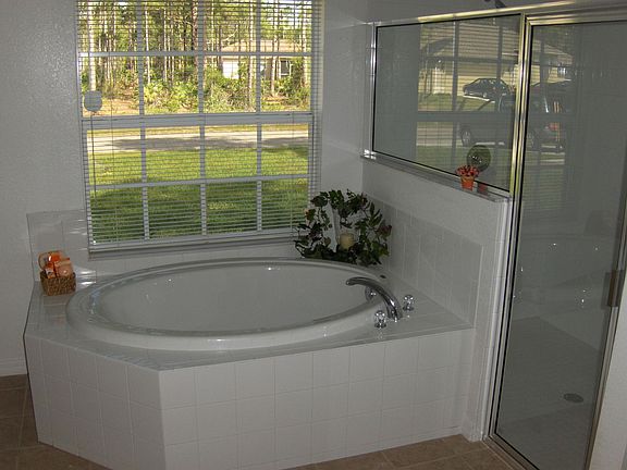 Master Garden Tub