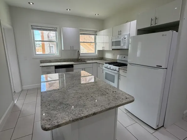 10 Ashford St #1, Allston, MA 02134