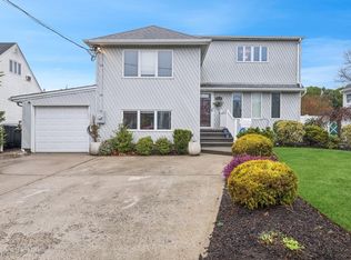 2814 Colonial Ave, Merrick, NY 11566