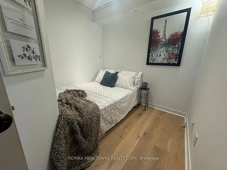 295 Adelaide St W #217 — Photo 29