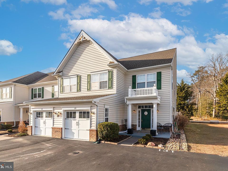 1st image of 135 Sandridge Ct