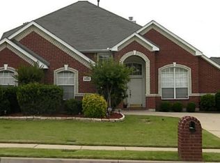 5520 Seabury Dr, Fort Worth, TX 76137