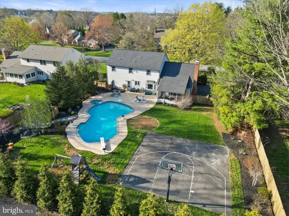 442 Wetherburn Dr, Lancaster, PA 17601