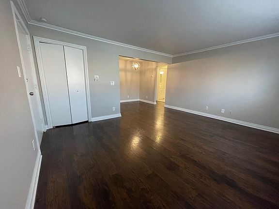 2nd image of 801 Plate St