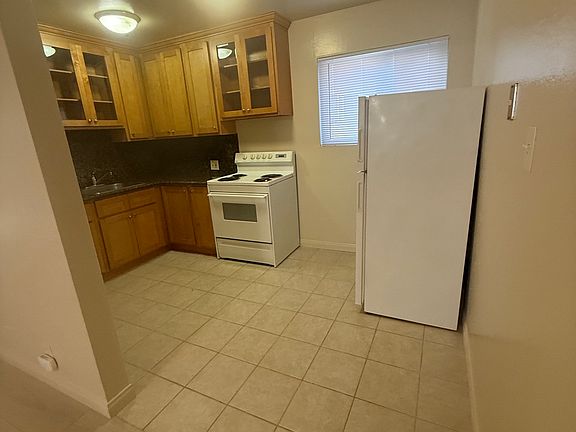 5th image of 444 S 5th St #12