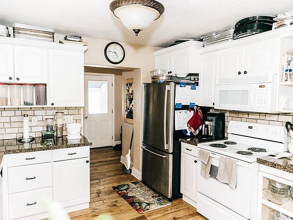 4th image of 53 Lindberg Ln