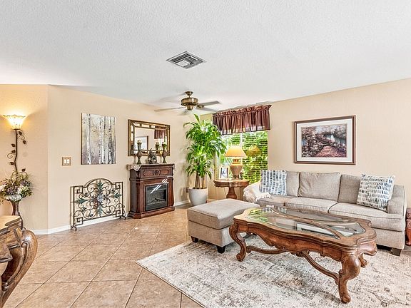 5th image of 4230 55th St