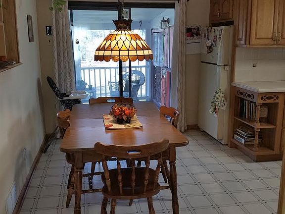 Large Eati-in Kitchen