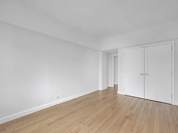 360 East 65th Street image 10 of 13