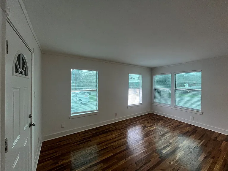 3412 Denver Ave #D — Photo 5