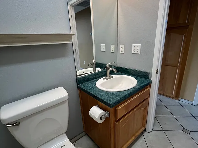 1417 Hall Ave — Photo 11