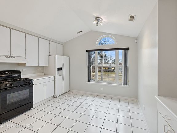 5th image of 3004 Lexington Ln #8R42