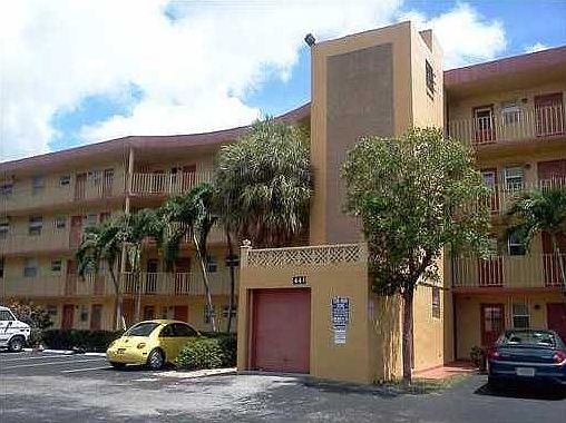 5th image of 445 NE 195th St APT 326