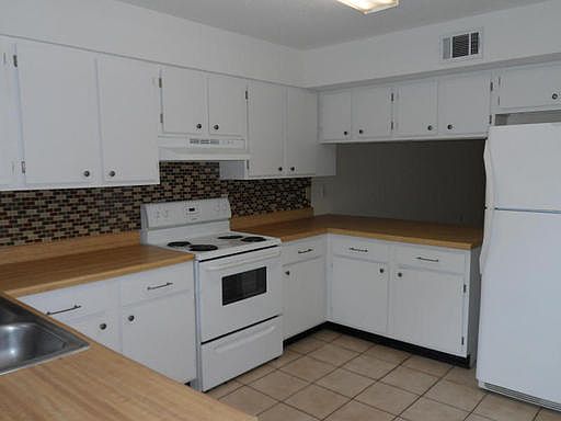 2nd image of 263 Brooks St SE