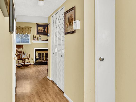 4th image of 46 Briarglen Pl