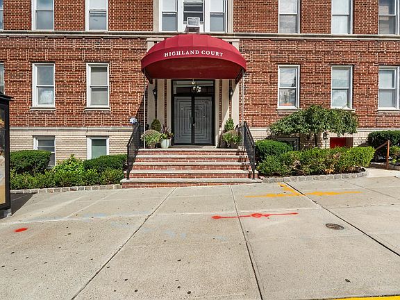 4th image of 6045 Boulevard East APT 4B