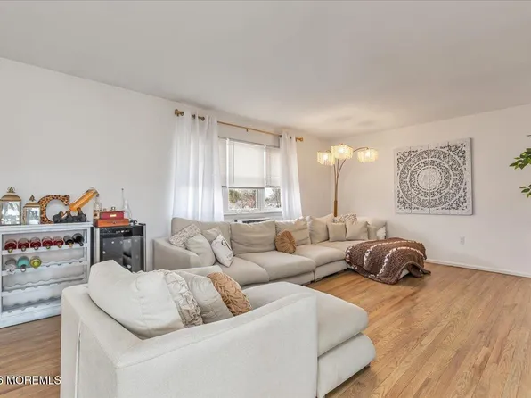 910 South St APT 11, Pt Pleasant Beach, NJ 08742