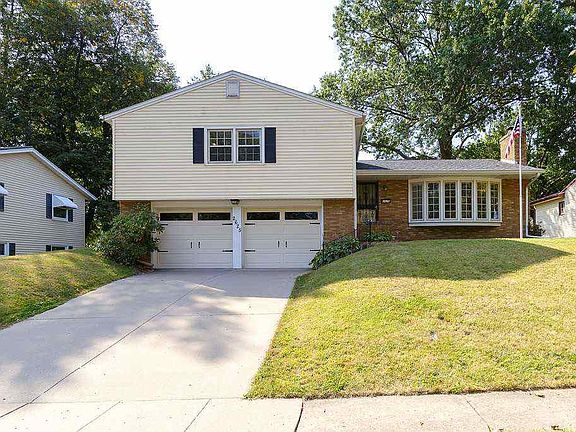 2nd image of 2625 E Lombard St