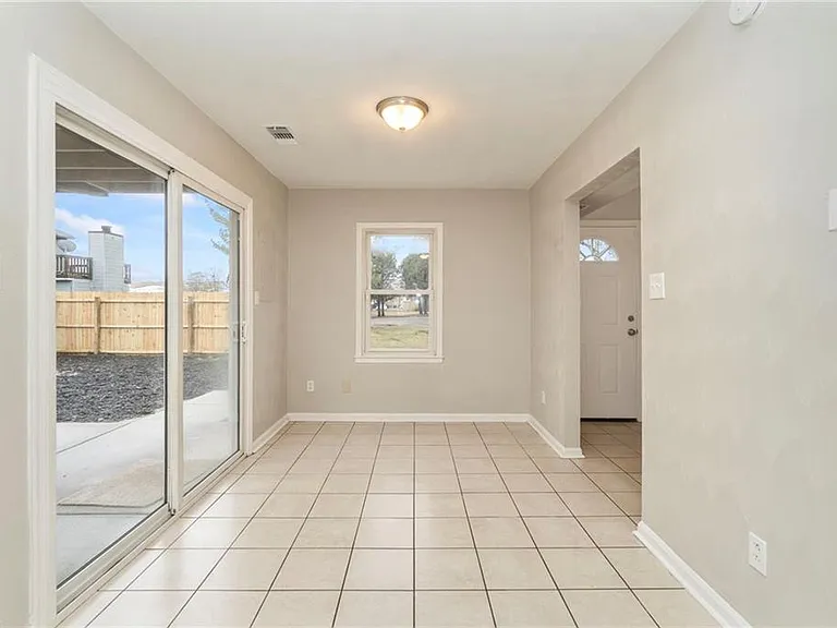 5989 Clear Springs Ct — Photo 9
