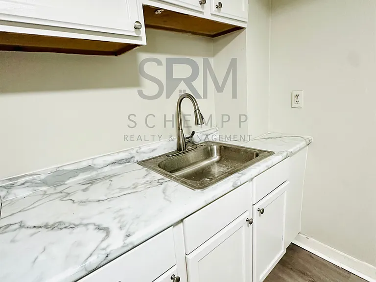 2925 Slevin St — Photo 9