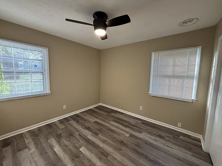 4849 Rosehill Rd — Photo 12