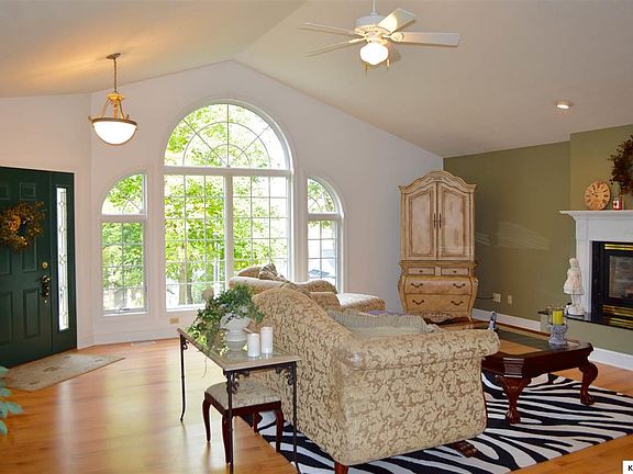 5th image of 568 Highland Hills Dr