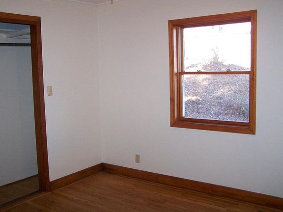 5th image of 3215 Marion Dr