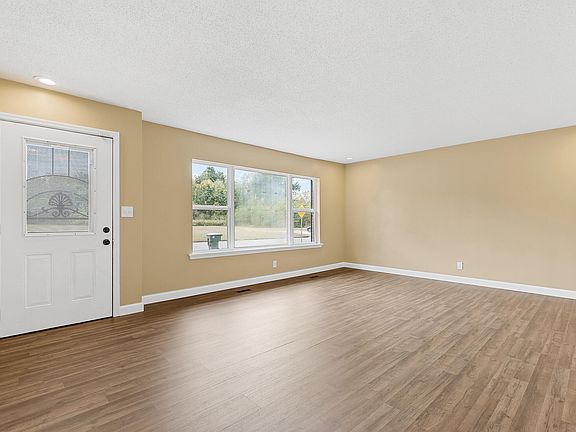 3rd image of 4521 Drummond Dr
