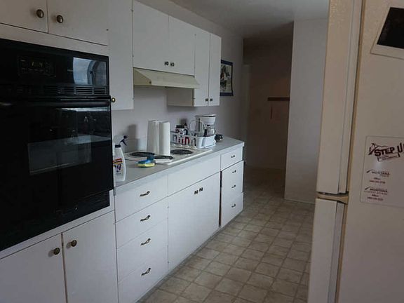 5th image of 233 Dixon Ave