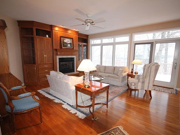 3rd image of 118 Bayshore Dr