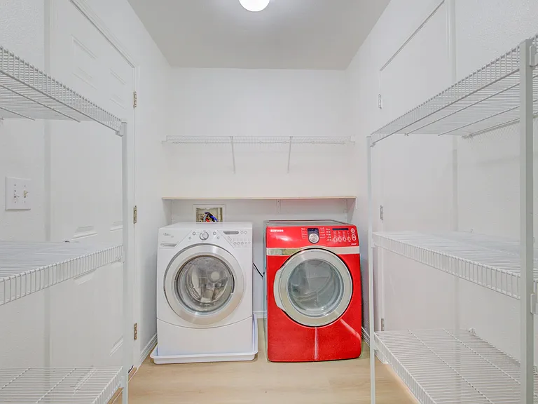 1153 W 400 S — Photo 19