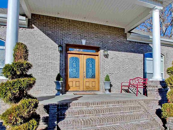 3rd image of 127 Dixieland Dr