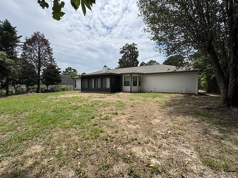 327 Bonnie Dr — Photo 18