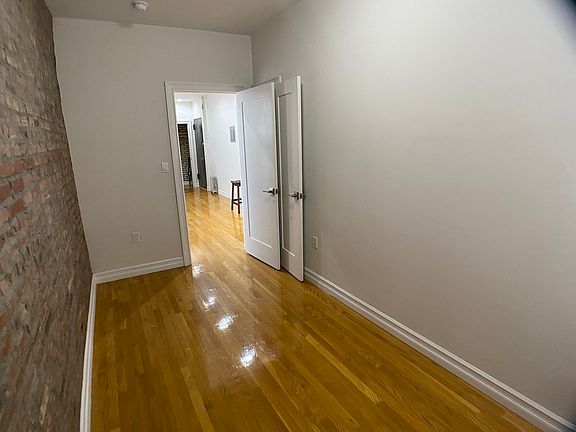 4th image of 424 E 13th St APT 25