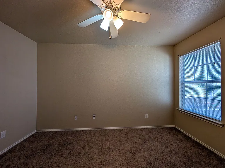 1013 Misty Acres Dr — Photo 22
