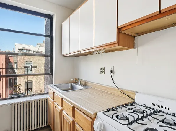 323a East 89th Street image 3 of 7