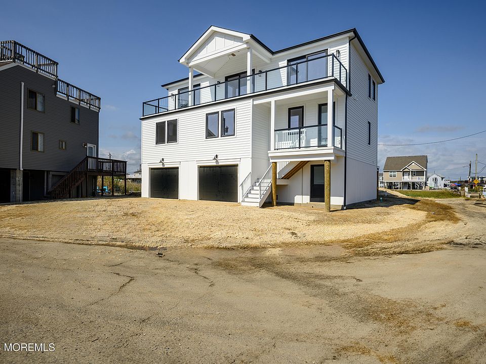 1st image of 1295 Avenue A