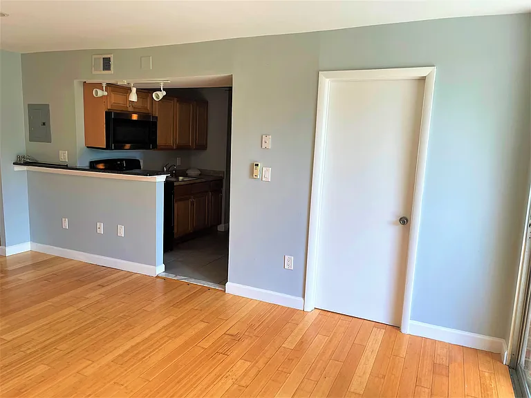 8405 Greenbelt Rd #101 — Photo 9