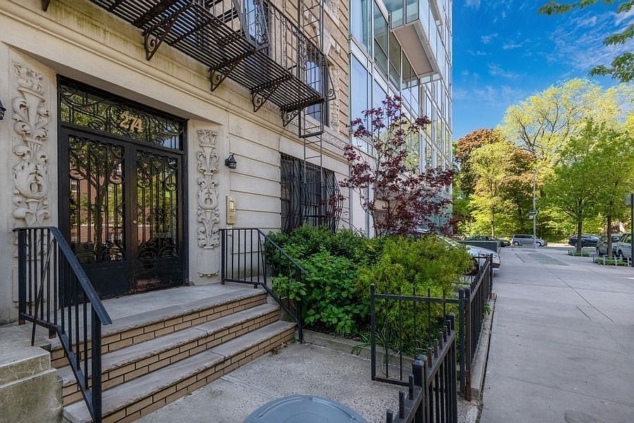 1st image of 274 Saint Johns Pl APT 1B