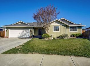 620 Neil Dr, Hollister, CA 95023
