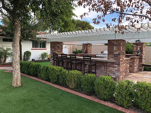5th image of 925 N Villa Nueva Dr