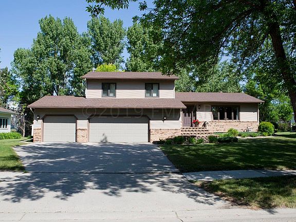 4th image of 3014 16th Ave S