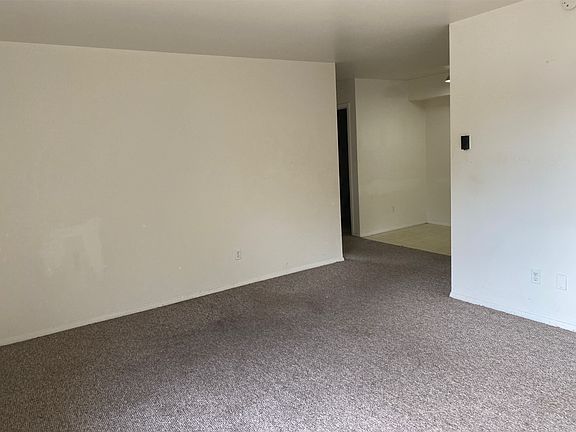5th image of 1715 Broadway St APT E