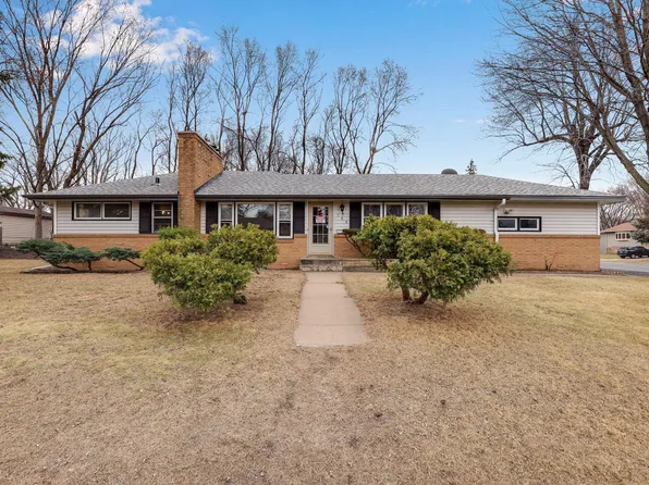 500 Bennett Dr NE, Fridley, MN 55432